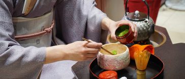 7 Japanese Anti-Aging Secrets to Look Young Even After Your 50s!