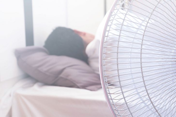 sleeping-with-a-fan-on-might-be-bad-for-you-and-here-is-why-factspedia