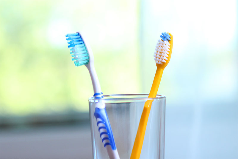 Clean Your Toothbrush With Listerine