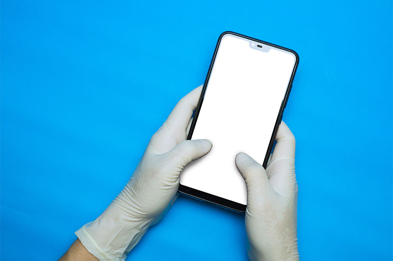 Your Cellphone Could Not Possibly Cause Skin Allergies