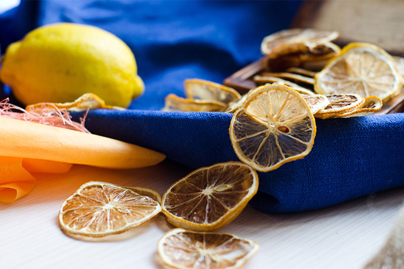 Dry lemon slices for decoration