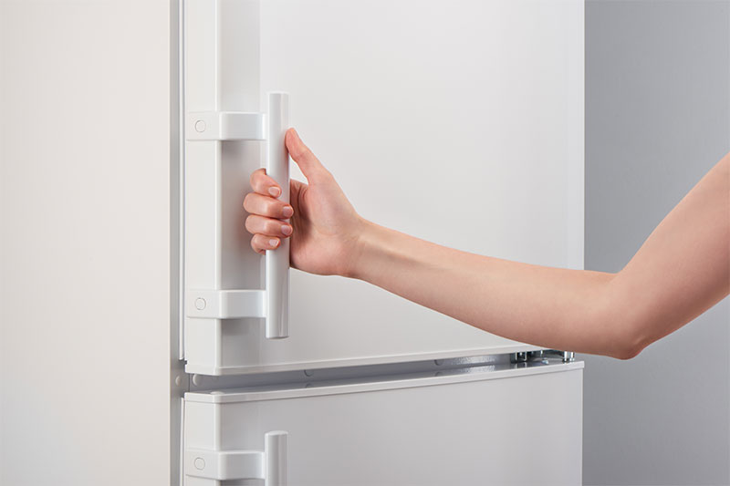 Refrigerator handles